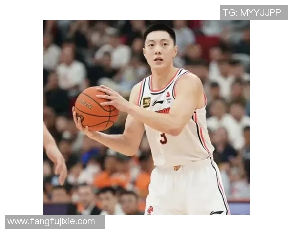 胡明轩遭遇驱逐风波杜锋幽默发言引发发布会全场欢笑